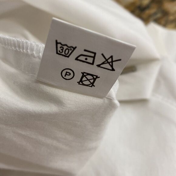 Rimit White High Rise Wide Leg Pleated Front Chain Shorts - Picture 7 of 10